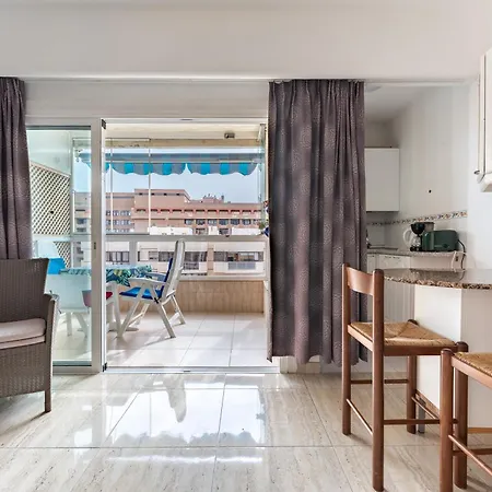 Aparthotel Marina View, Sunny One Bedroom Pyr *