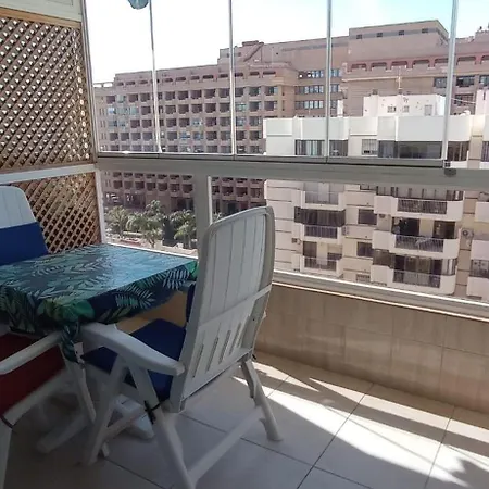 Marina View, Sunny One Bedroom Pyr