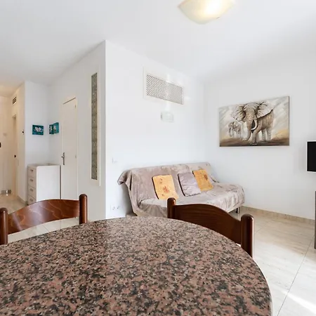 Marina View, Sunny One Bedroom Pyr Lejlighedshotel